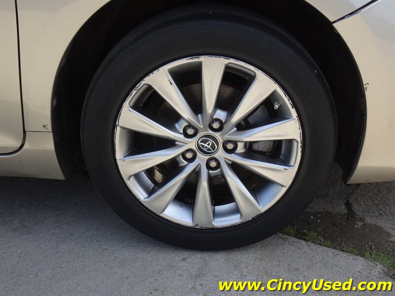 2017 Toyota Camry Hybrid XLE - Photo 36 - Cincinnati, OH 45255