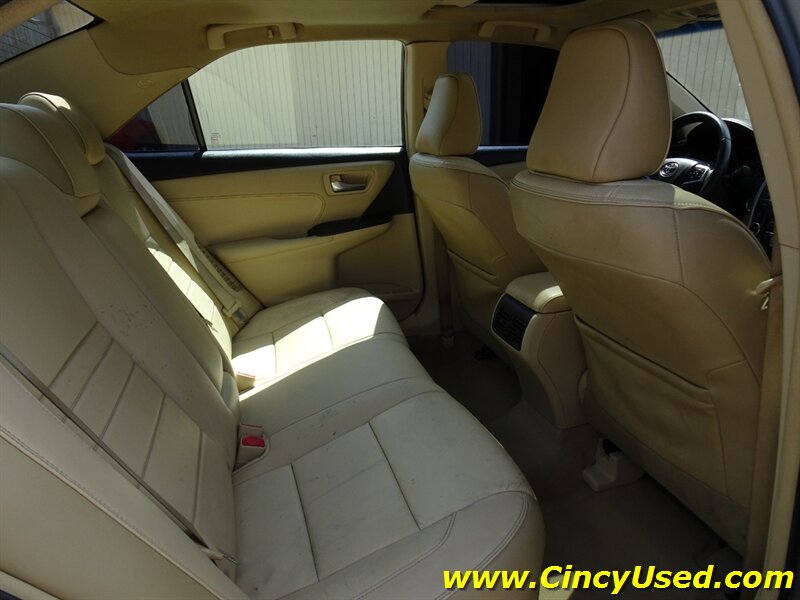 2017 Toyota Camry Hybrid XLE - Photo 14 - Cincinnati, OH 45255