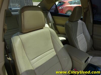 2017 Toyota Camry Hybrid XLE - Photo 17 - Cincinnati, OH 45255