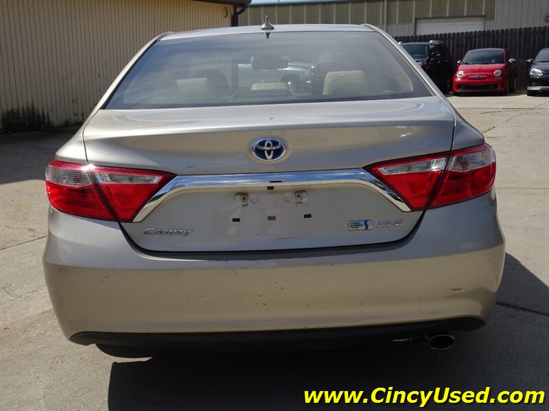 2017 Toyota Camry Hybrid XLE - Photo 7 - Cincinnati, OH 45255