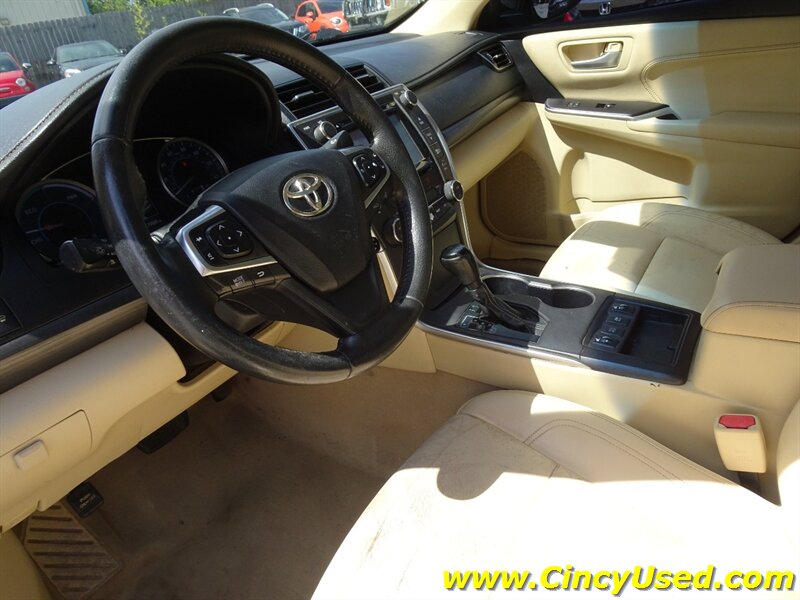 2017 Toyota Camry Hybrid XLE - Photo 11 - Cincinnati, OH 45255
