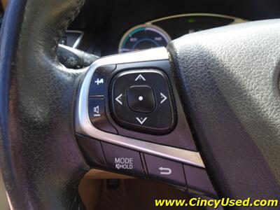 2017 Toyota Camry Hybrid XLE - Photo 23 - Cincinnati, OH 45255