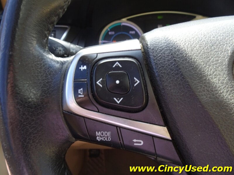 2017 Toyota Camry Hybrid XLE - Photo 23 - Cincinnati, OH 45255