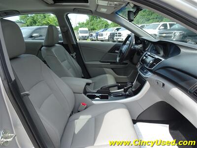 2013 Honda Accord EX-L w/Navi   - Photo 17 - Cincinnati, OH 45255
