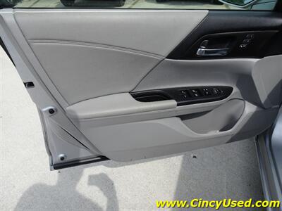 2013 Honda Accord EX-L w/Navi   - Photo 31 - Cincinnati, OH 45255