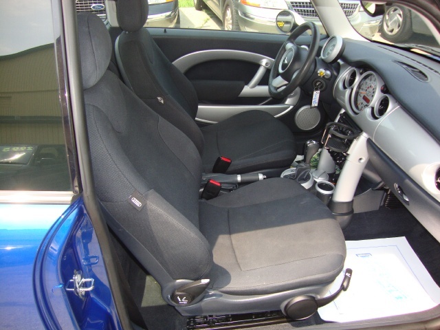 2005 MINI Cooper - Photo 7 - Cincinnati, OH 45255