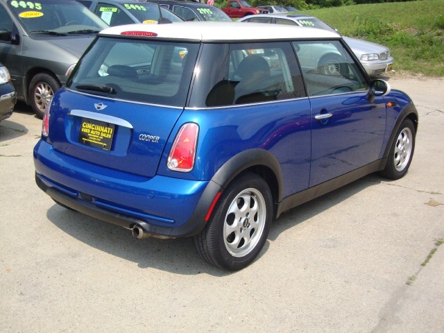 2005 MINI Cooper - Photo 5 - Cincinnati, OH 45255
