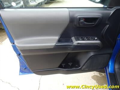2018 Toyota Tacoma SR5 V6   - Photo 27 - Cincinnati, OH 45255
