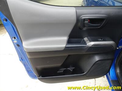 2018 Toyota Tacoma SR5 V6   - Photo 28 - Cincinnati, OH 45255