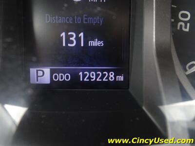 2018 Toyota Tacoma SR5 V6   - Photo 25 - Cincinnati, OH 45255
