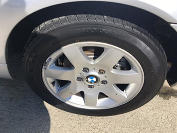 2002 BMW 3 Series 325xi   - Photo 27 - Cincinnati, OH 45255