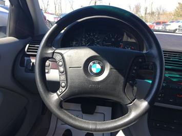 2002 BMW 3 Series 325xi   - Photo 16 - Cincinnati, OH 45255