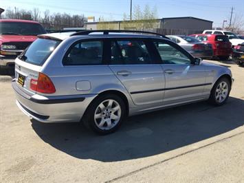 2002 BMW 3 Series 325xi   - Photo 6 - Cincinnati, OH 45255