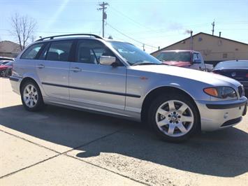 2002 BMW 3 Series 325xi   - Photo 10 - Cincinnati, OH 45255
