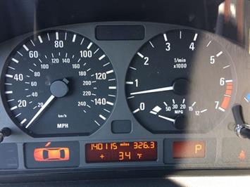 2002 BMW 3 Series 325xi   - Photo 17 - Cincinnati, OH 45255
