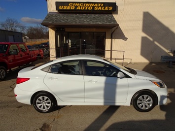 2016 Hyundai Accent SE   - Photo 3 - Cincinnati, OH 45255