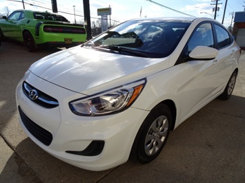 2016 Hyundai Accent SE   - Photo 9 - Cincinnati, OH 45255