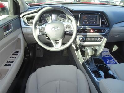 2018 Hyundai Sonata SEL   - Photo 9 - Cincinnati, OH 45255