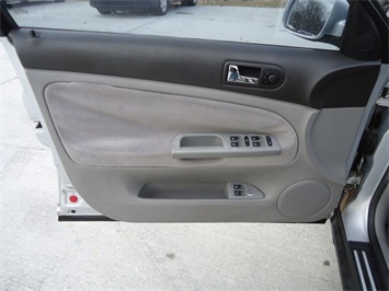 2002 Volkswagen Passat GLS   - Photo 20 - Cincinnati, OH 45255
