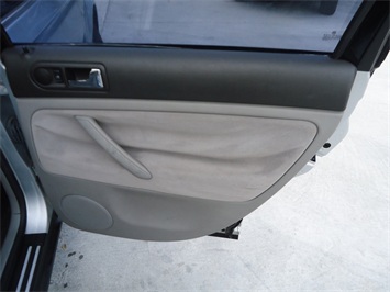 2002 Volkswagen Passat GLS   - Photo 23 - Cincinnati, OH 45255