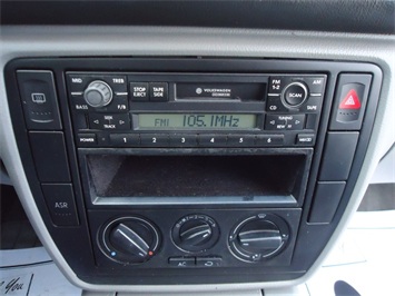 2002 Volkswagen Passat GLS   - Photo 16 - Cincinnati, OH 45255