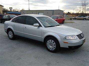 2002 Volkswagen Passat GLS   - Photo 1 - Cincinnati, OH 45255