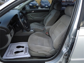 2002 Volkswagen Passat GLS   - Photo 14 - Cincinnati, OH 45255