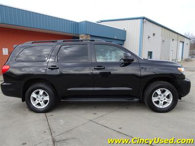 2012 Toyota Sequoia SR5   - Photo 5 - Cincinnati, OH 45255