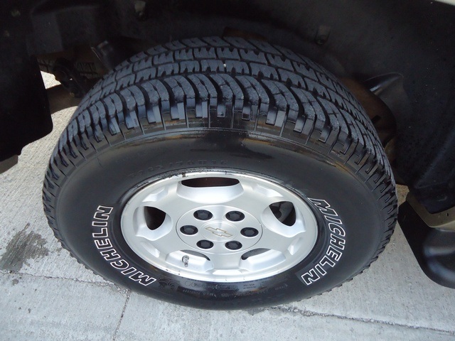 2005 Chevrolet Suburban 1500 LT   - Photo 28 - Cincinnati, OH 45255