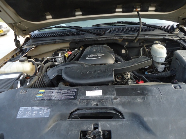 2005 Chevrolet Suburban 1500 LT   - Photo 31 - Cincinnati, OH 45255