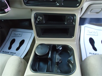 2005 Chevrolet Suburban 1500 LT   - Photo 19 - Cincinnati, OH 45255