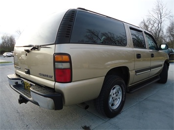 2005 Chevrolet Suburban 1500 LT   - Photo 13 - Cincinnati, OH 45255