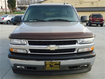 2005 Chevrolet Suburban 1500 LT   - Photo 2 - Cincinnati, OH 45255