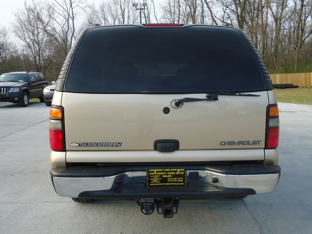 2005 Chevrolet Suburban 1500 LT   - Photo 5 - Cincinnati, OH 45255