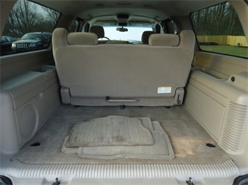 2005 Chevrolet Suburban 1500 LT   - Photo 26 - Cincinnati, OH 45255