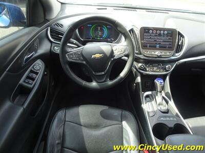 2017 Chevrolet Volt Premier 1.5L I4 Hybrid  Range-Extended Electric FWD - Photo 9 - Cincinnati, OH 45255