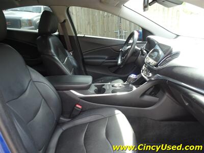 2017 Chevrolet Volt Premier 1.5L I4 Hybrid  Range-Extended Electric FWD - Photo 14 - Cincinnati, OH 45255