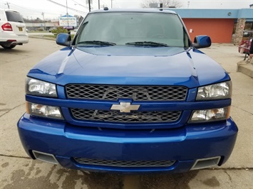 2004 Chevrolet Silverado 1500 SS   - Photo 2 - Cincinnati, OH 45255