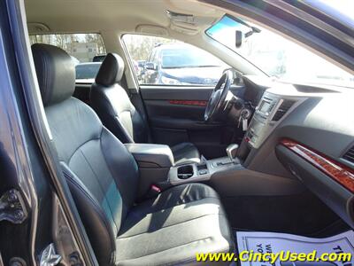 2012 Subaru Outback 3.6R Limited   - Photo 17 - Cincinnati, OH 45255