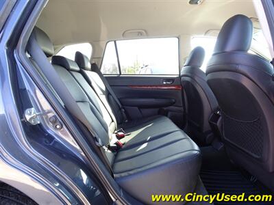 2012 Subaru Outback 3.6R Limited   - Photo 15 - Cincinnati, OH 45255