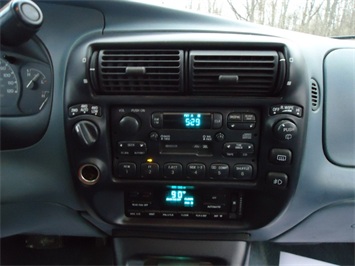 1995 FORD EXPLORER   - Photo 17 - Cincinnati, OH 45255