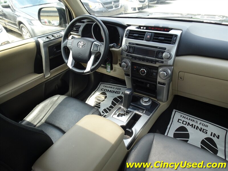 2013 Toyota 4Runner SR5 - Photo 16 - Cincinnati, OH 45255