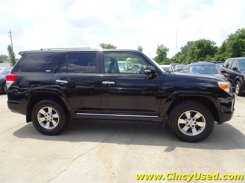 2013 Toyota 4Runner SR5 - Photo 5 - Cincinnati, OH 45255
