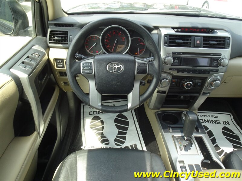 2013 Toyota 4Runner SR5 - Photo 10 - Cincinnati, OH 45255