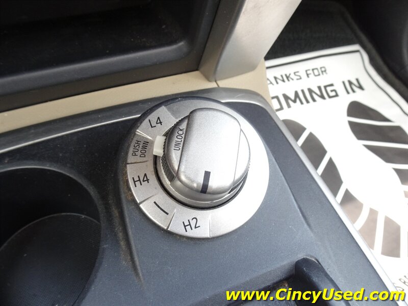 2013 Toyota 4Runner SR5 - Photo 21 - Cincinnati, OH 45255