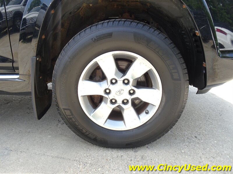 2013 Toyota 4Runner SR5 - Photo 35 - Cincinnati, OH 45255