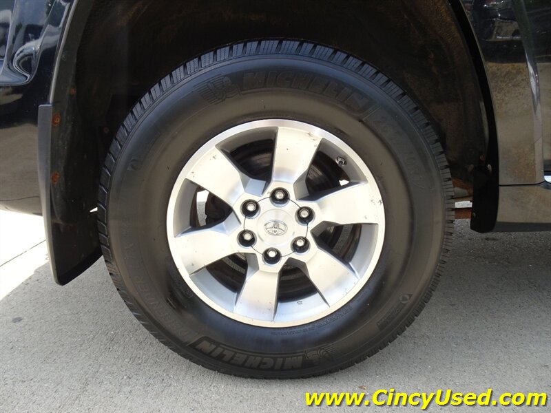2013 Toyota 4Runner SR5 - Photo 34 - Cincinnati, OH 45255