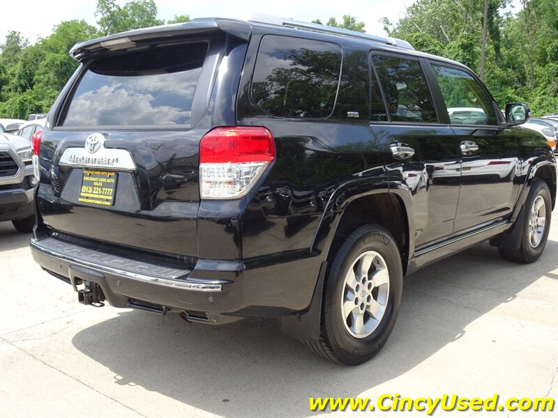 2013 Toyota 4Runner SR5 - Photo 6 - Cincinnati, OH 45255