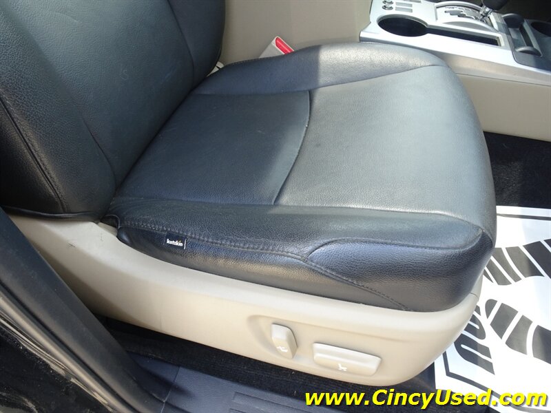 2013 Toyota 4Runner SR5 - Photo 31 - Cincinnati, OH 45255