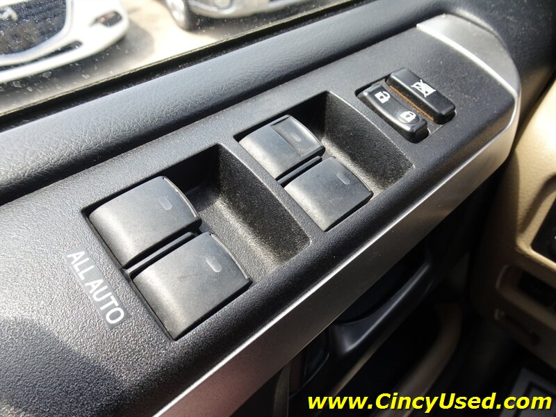 2013 Toyota 4Runner SR5 - Photo 24 - Cincinnati, OH 45255